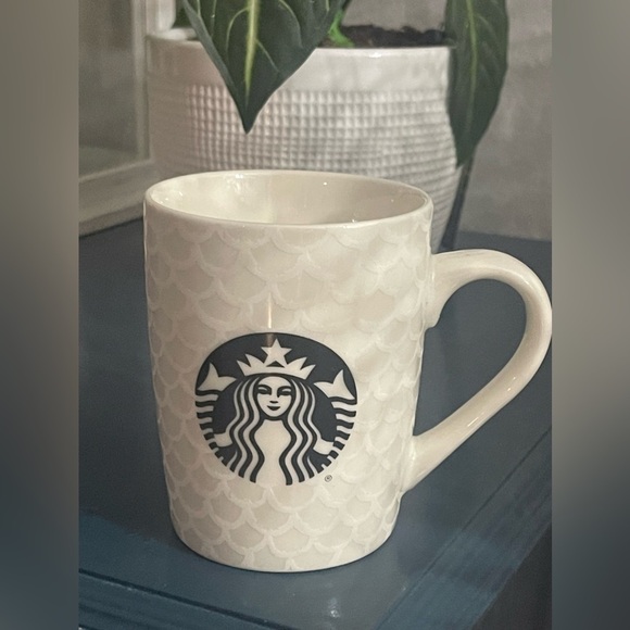 2020 Starbucks White Black Mermaid Logo & Scales Design Starbucks Coffee Mug - Picture 1 of 6